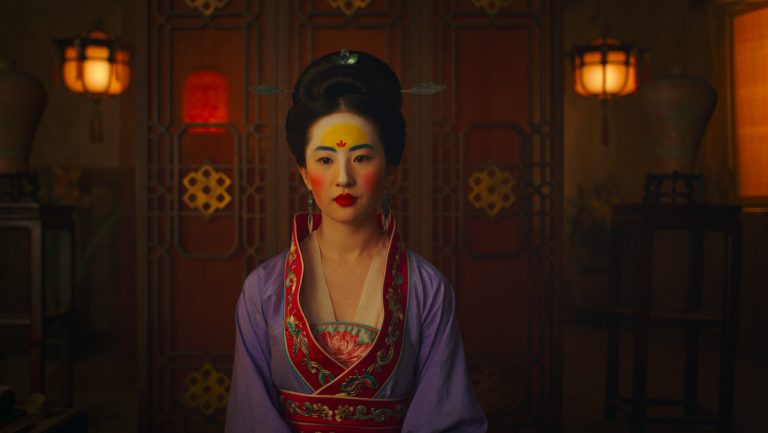 Tuy vẫn sẽ trung thành với cốt truyện gốc, “Hoa Mộc Lan” phiên bản live action gây ấn tượng mạnh với bối cảnh, trang phục được thiết kế kỹ lưỡng đậm chất Trung Hoa.