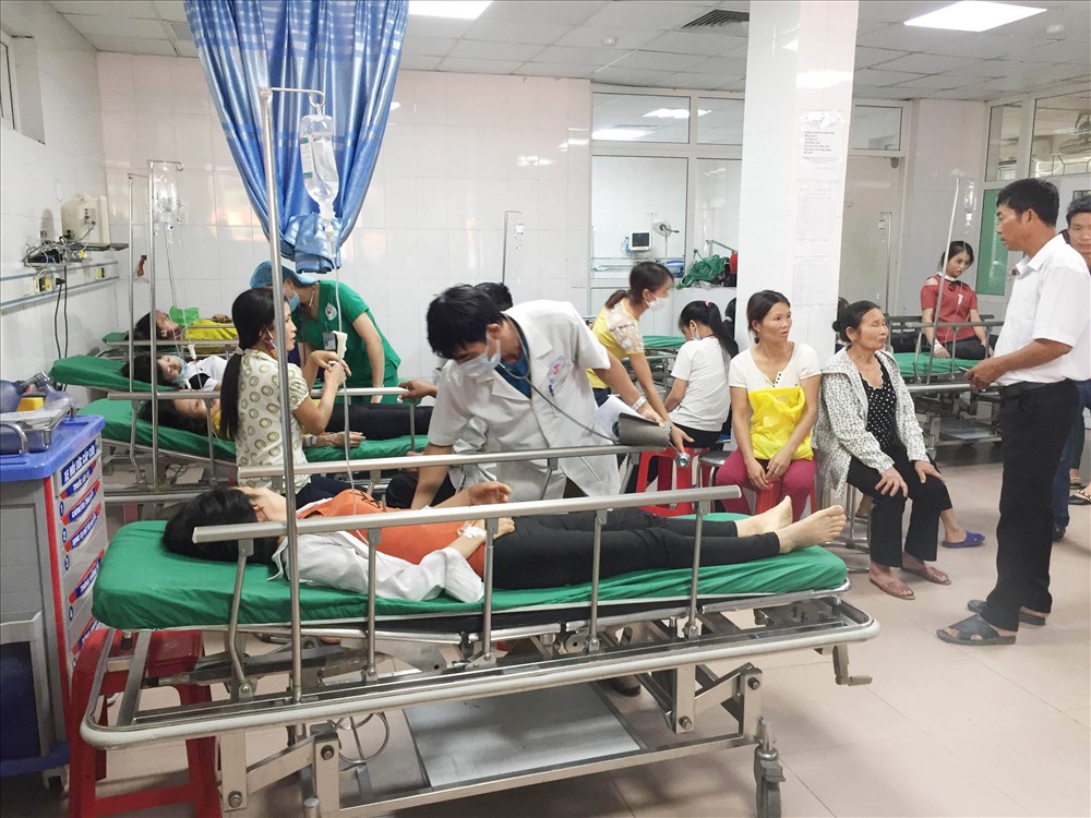 Các nạn nhân bị thương được cấp cứu, điều trị tại bệnh viện Đa khoa 115 Nghệ An. Ảnh: CTV