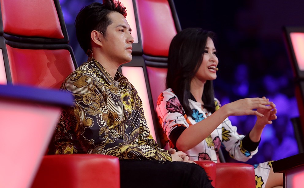 Cả hai ngồi ghế nóng cùng nhau trong chương trình The Voice Kíds năm 2016.