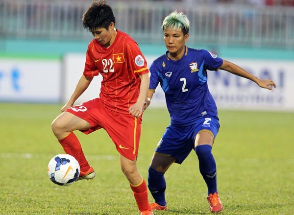 ĐT Việt Nam từng ngậm ngùi nhìn tấm vé World Cup 2015 rơi vào tay Thái Lan sau trận thua 1-2 trên sân nhà Thống Nhất. Ảnh: VFF