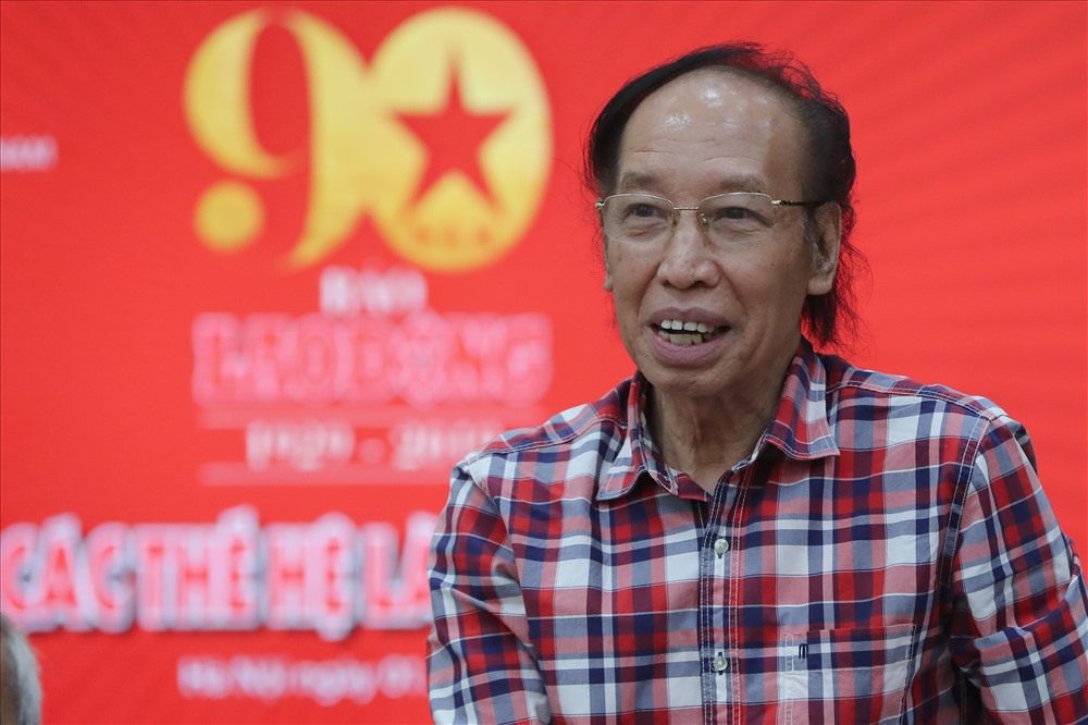 Đồng chí Phạm Huy Hoàn - nguyên Tổng Biên tập Báo Lao Động - phát biểu tại buổi gặp mặt. Ảnh: Sơn Tùng.