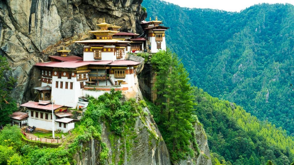 Quốc gia mây Bhutan là quốc gia duy nhất lấy chỉ số GNH để quản lý đất nước. Ảnh: T. L.