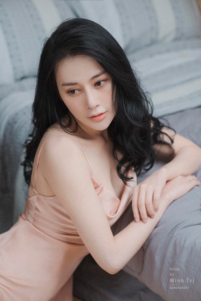 Ở tuổi 30, Phương Oanh ngày càng quyến rũ và xinh đẹp. Ảnh: Châu Nguyễn.