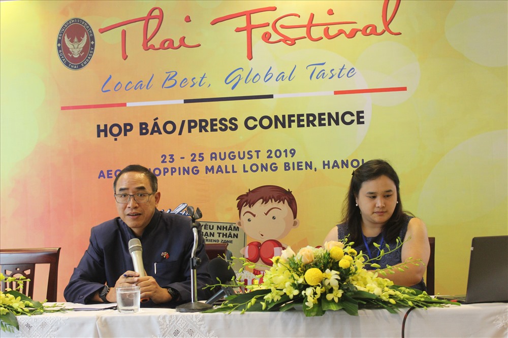 Đại sứ Thái Lan tại Việt Nam Tanee Sangrat (trái) tại buổi họp báo. Ảnh: P.V.