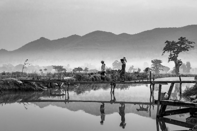 Buổi sáng bình yên của một gia đình ở Myanmar.