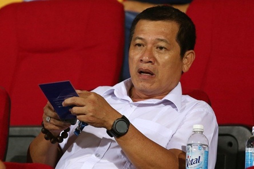 Trưởng ban trọng tài Dương Văn Hiền thừa nhận trọng tài đã làm sai khi công nhận bàn thắng nâng tỉ số lên 2-0 cho B, Bình Dương trước HAGL. Ảnh: H.A