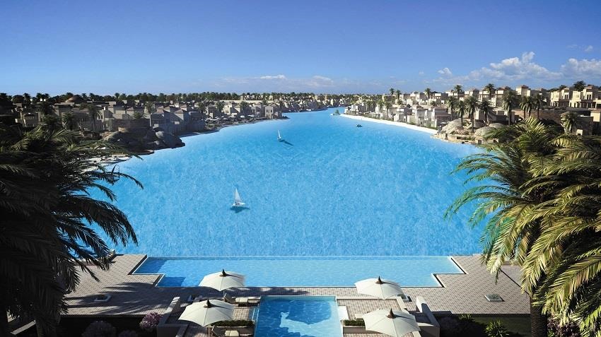 1. Citystars Sharm El Sheikh (Ai Cập): Năm 2012, Crystal Lagoons đã xây dựng bể bơi lớn nhất thế giới tại khu nghỉ dưỡng Citystars Sharm El Sheikh. Theo sách kỷ lục Guinness, hồ Sharm El Sheikh rộng 96.437 m2. Đến nay, công trình này vẫn đang nắm giữ kỷ lục là hồ bơi lớn nhất thế giới. Ảnh: Hoteliermiddleeast.com.