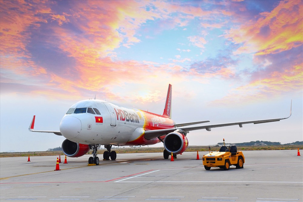 Hiện tại, Vietjet đang thực hiện gần 400 chuyến bay mỗi ngày và đã vận chuyển hơn 80 triệu lượt hành khách, với 129 đường bay phủ khắp các điểm đến tại Việt Nam và các đường bay quốc tế. Ảnh: VJA