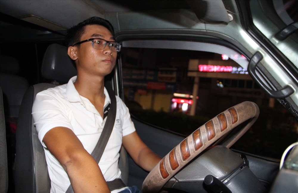 Hơn 1 năm qua, chàng thanh niên trẻ Lê Anh Tuấn đã chở hàng trăm người bị tai nạn đến bệnh viện cấp cứu.