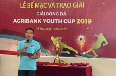 Đồng chí Hoàng Anh Việt - Ủy viên Ban chấp hành Đoàn Khối Doanh nghiệp Trung ương, Bí thư Đoàn Thanh niên Agribank phát biểu tại buổi lễ.