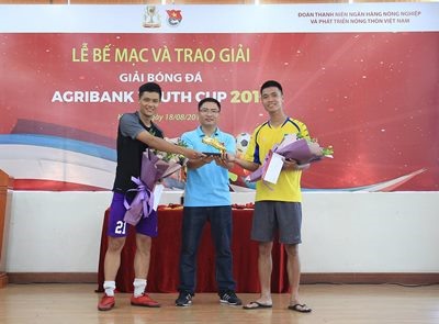 Danh hiệu vu phá lưới đã dành cho Cầu thủ Ngô Minh Khôi của đội bóng CTCP ABIC và cầu thủ Trịnh Anh Đức – Công ty In và Dịch vụ Ngân Qũy Agribank với số bàn thắng ghi được là 8 bài