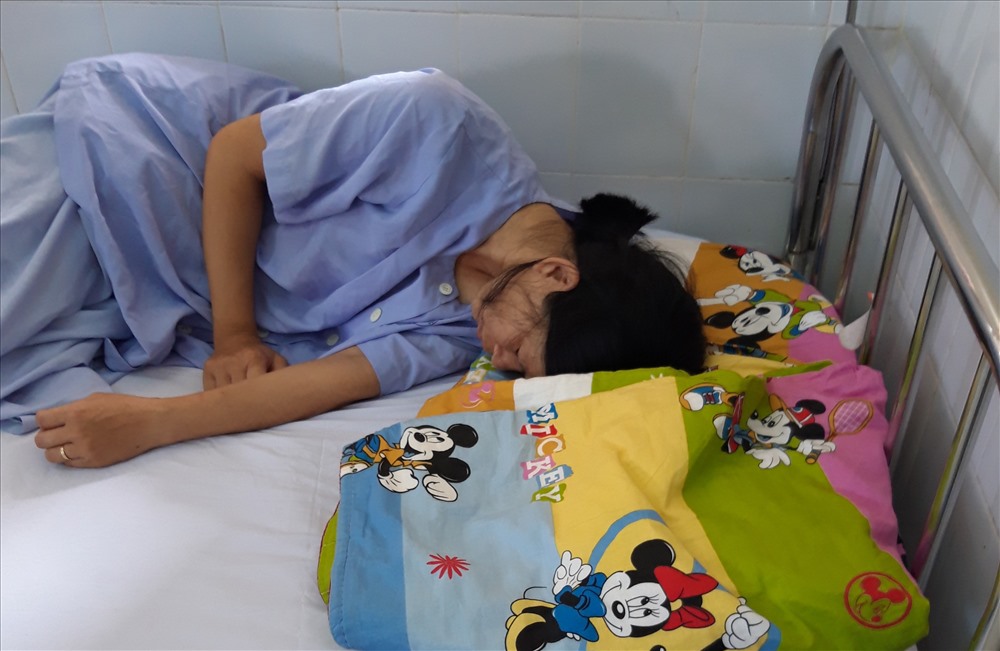 Sau 3 ngày điều trị tại bệnh viện sản phụ bị tài xế bỏ rơi giữa đường đã được xuất viện - Ảnh: Đình Trọng.