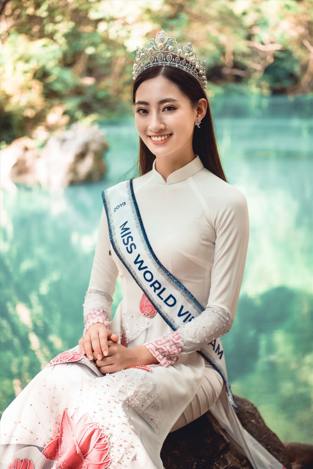 Sau chuyến về thăm quê hương với những hoạt động ý nghĩa, Lương Thuỳ Linh sẽ bước vào giai đoạn tập luyện và trau dồi để tham dự cuộc thi Miss World dự kiến diễn ra vào cuối năm tại Anh. Ảnh: Vũ Toàn.