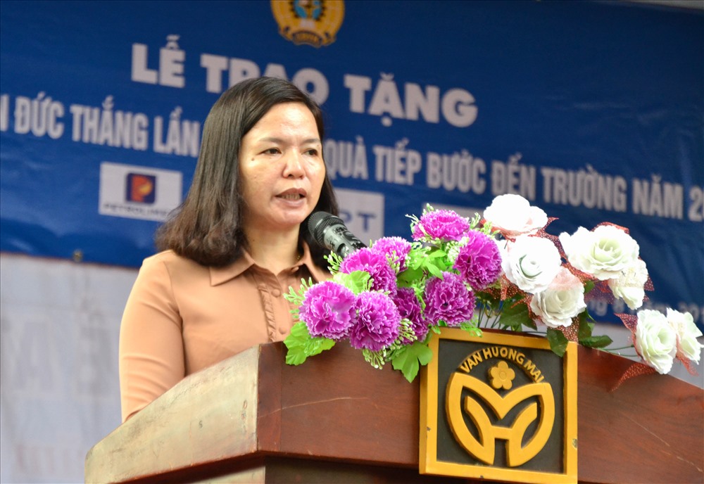Bà Phan Thị Diễm phát biểu tại buổi lễ. Ảnh: Lục Tùng