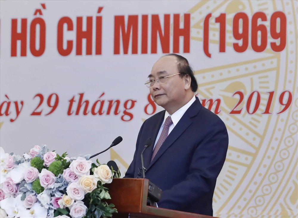 Thủ tướng Nguyễn Xuân Phúc phát biểu tại Hội nghị khoa học tổng kết 50 năm gìn giữ lâu dài, bảo vệ tuyệt đối an toàn thi hài Chủ tịch Hồ Chí Minh ngày 29.8. Ảnh: VGP