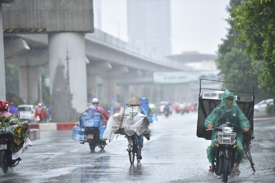 Do ảnh hưởng của bão số 3, Khu vực Hà Nội trong ngày và đêm nay (3.8) có mưa to đến rất to (tổng lượng mưa phổ biến 100-200mm/đợt).