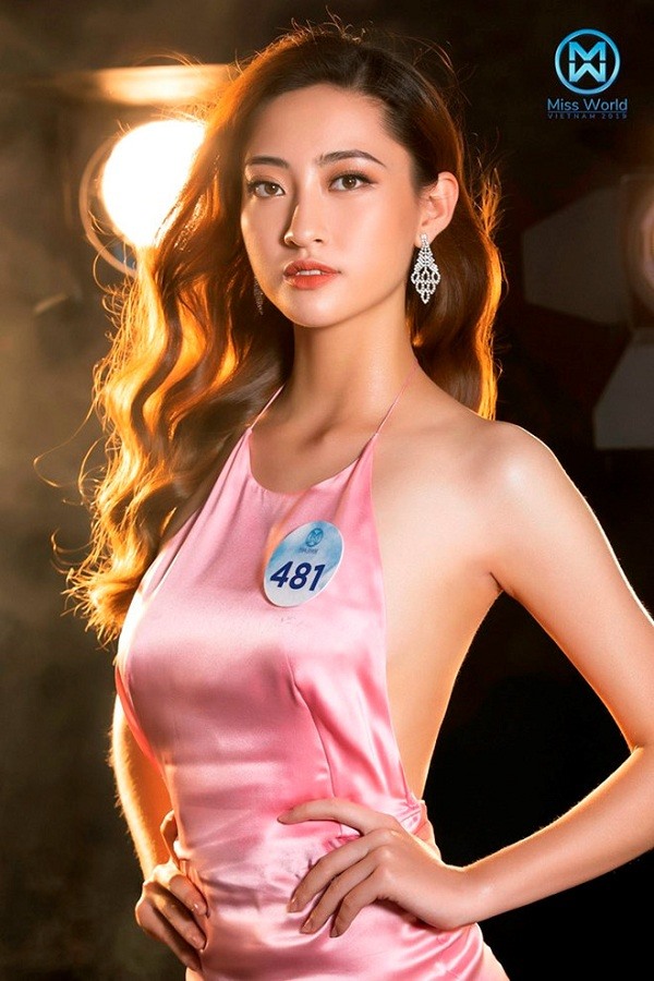 Hiện, Tân Hoa hậu Miss World Việt Nam 2019 đang là sinh viên trường Đại học Ngoại thương. Cô là một trong những sinh viên xuất sắc; từng là một thành viên của đội tuyển HSG tiếng Anh dự thi cấp quốc gia và sở hữu IELTS 7.5. Ảnh: MWVN.
