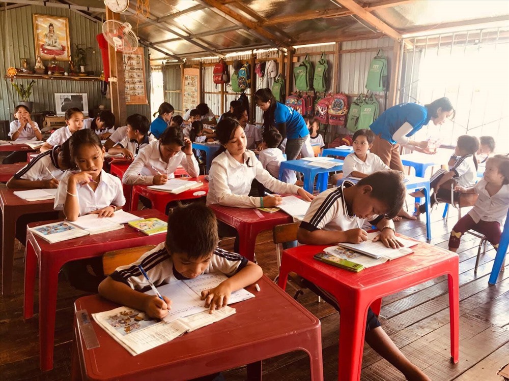 Vừa qua, chiến dịch mùa hè xanh năm 2019, đã có 30 sinh viên tình nguyện của Trường Đại học Lạc Hồng (Đồng Nai) về xã Phú Lý, huyện Vĩnh Cửu, tỉnh Đồng Nai và thực hiện nhiều hoạt động giúp đỡ đồng bào, bà con nơi đây.