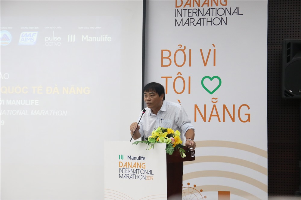 Ông Nguyễn Trọng Thao - Phó Giám đốc Sở Văn hóa thể thao TP Đà Nẵng phát biểu tại buổi họp báo. ảnh: H.Vinh