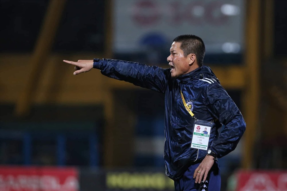 HLV Chu Đình Nghiêm đã dẫn dắt Hà Nội vượt qua thời điểm khó khăn nhất và đứng trước cơ hội vô địch AFC Cup 2019 khu vực Đông Nam Á. AnhrL H.A