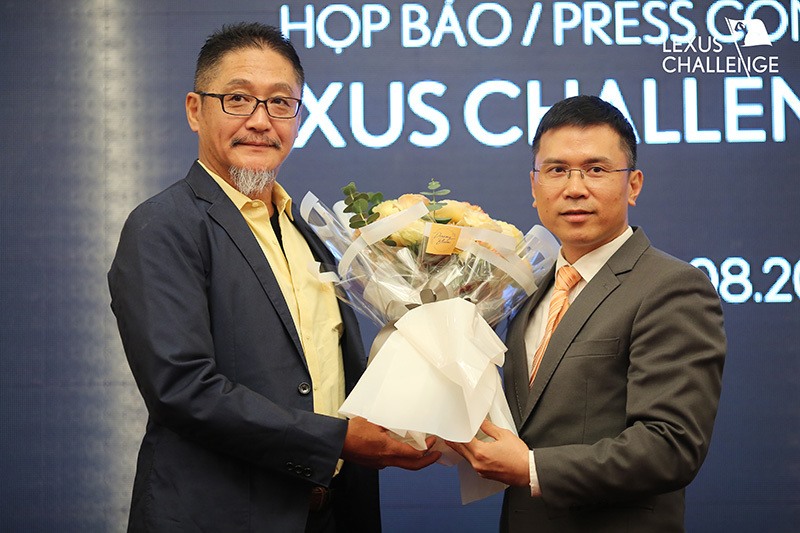 Phạm Anh Tuấn - Tổng Biên tập báo VietNamNet (phải) cùng đơn vị đồng tổ chức tại lễ công bố giải đấu. Ảnh: Thắng Quyết