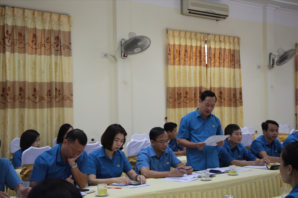 Đồng chí Phạm Thanh Hải, Giám đốc Nhà văn hóa Lao động tỉnh tham gia thảo luận tại Hội nghị.