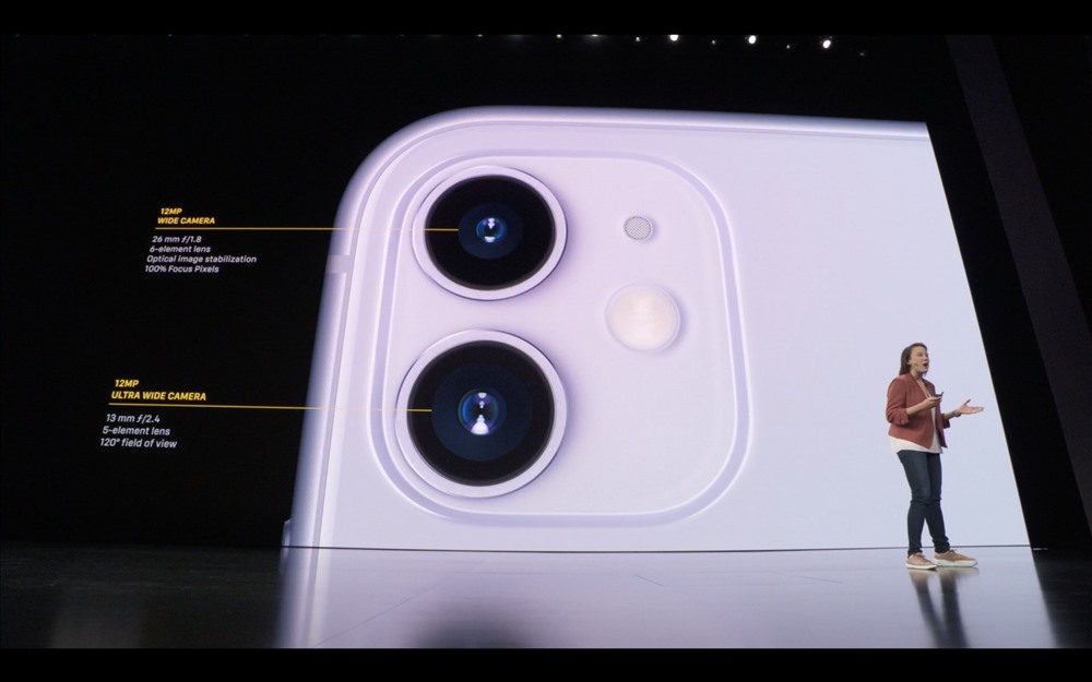 Thay đổi lớn nhất trên iPhone 11 là hệ thống camera sau với 2 camera kép 12MP, camera thứ 2 gọi là Ultra Wide với góc siêu rộng cho người dùng có trải nghiệm tốt hơn trong việc chụp phong cảnh. Chế độ “Night Mode” đã được cải tiến, ảnh cho ra có độ sáng cao, hình ảnh chi tiết và ít bị noise khi chụp ở những nơi có ánh sáng yếu. Camera trước cũng được cải thiện rất nhiều với độ phân giải 12MP có hỗ trợ quay phim 4K và Slow Motion.