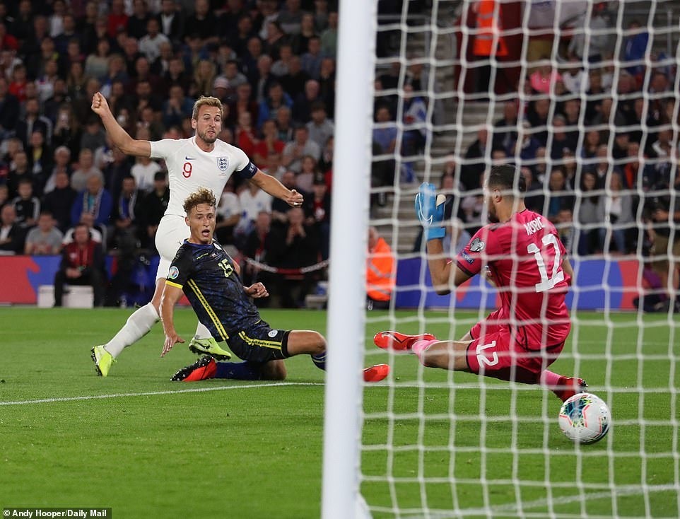 Kane góp công vào chiến thắng đậm đà của tuyển Anh