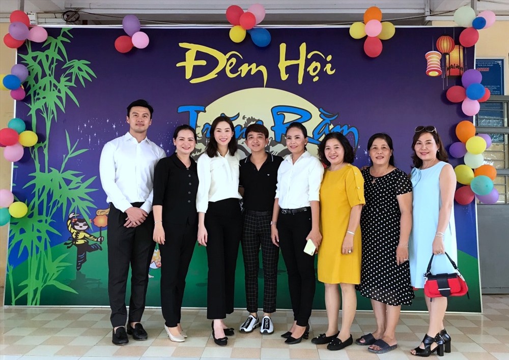 Hoa hậu Việt Nam Đặng Thu Thảo tại Trung tâm bảo trợ xã hội tỉnh Bạc Liêu (ảnh CTV)