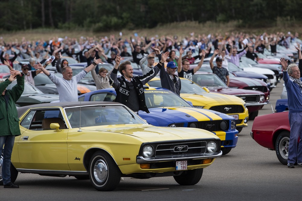 Rất nhiều dòng xe Mustang sản xuất cách đây hàng chục năm về trước được hãng Ford giới thiệu trong sự kiện lần này. Ảnh: Ford