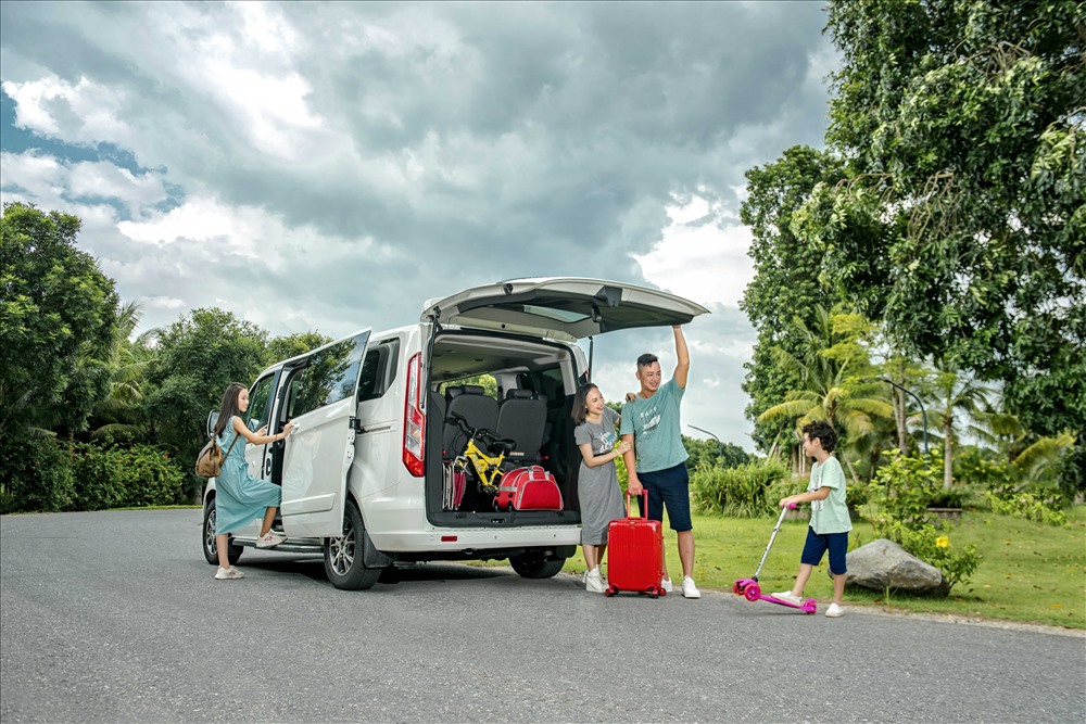 Dù được đánh giá là tiện nghi và có mức giá khá cạnh tranh nhưng Ford Tourneo vẫn cần thời gian để khẳng định mình...Ảnh: Ford