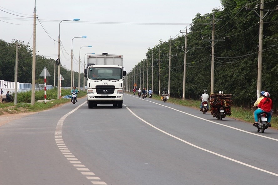 Đường tỉnh lộ 769 qua Long Thành (Đồng Nai) đang được giới “cò đất” rao bán rầm rộ. Ảnh: P.V