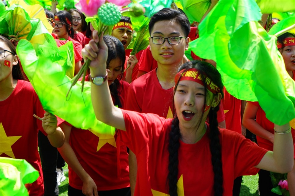Lá sen, biểu tượng của văn hoá xứ Nghệ- tung bay trong niềm vui chiến thắng