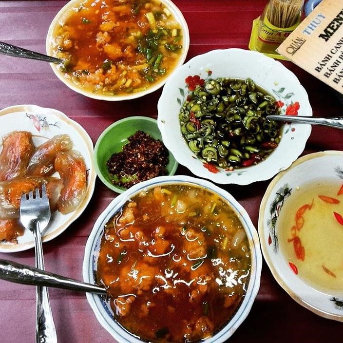 Những sợi bánh canh được làm từ loại gạo đặc biệt, để có được sợi bánh mềm dai mà không nát.
