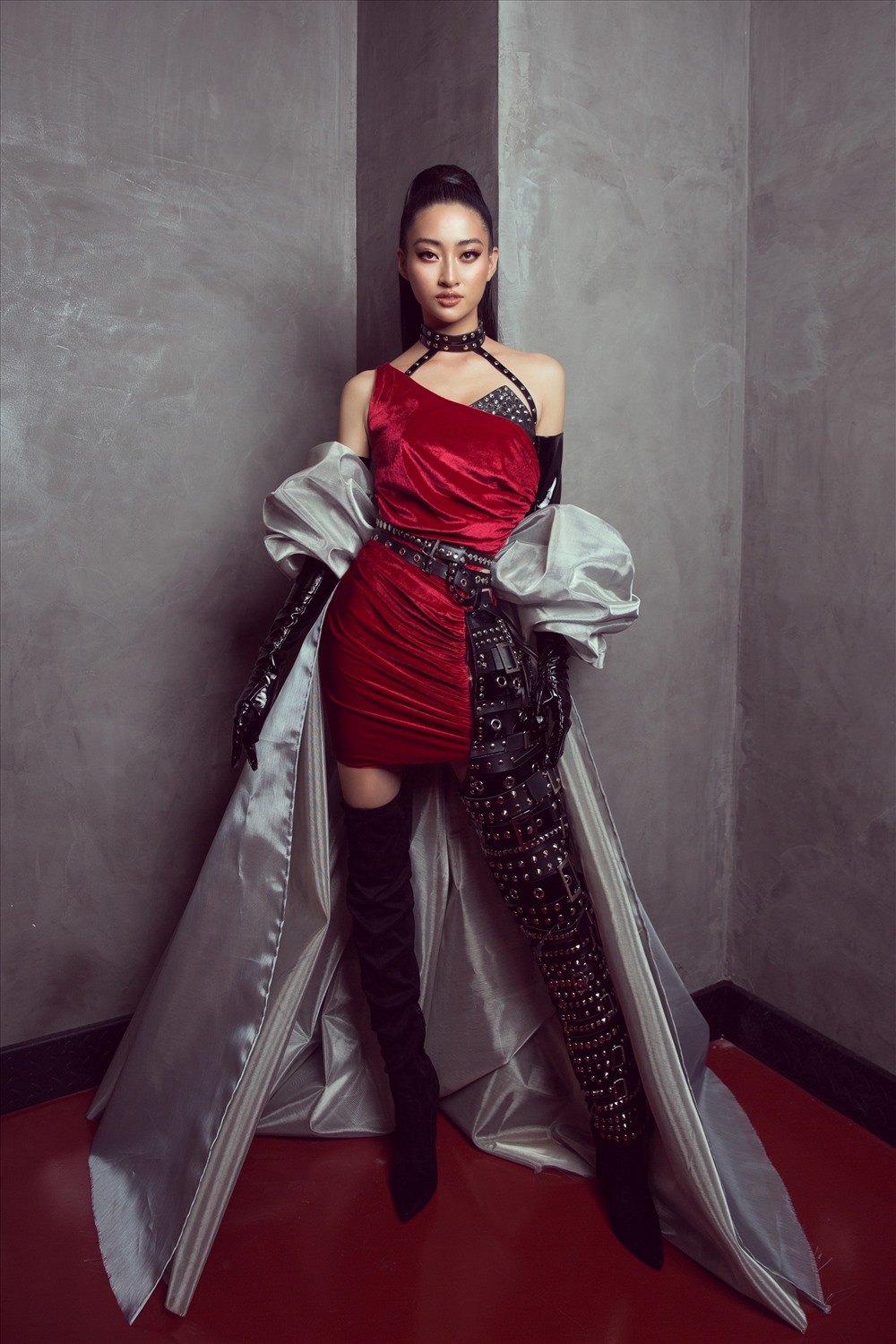 Sau những hoạt động xã hội, hoạt động thiện nguyện ý nghĩa, Hoa hậu Lương Thùy Linh đã tỏa sáng với vai trò vedette trong một show diễn thời trang. Ảnh: Viết Quý.