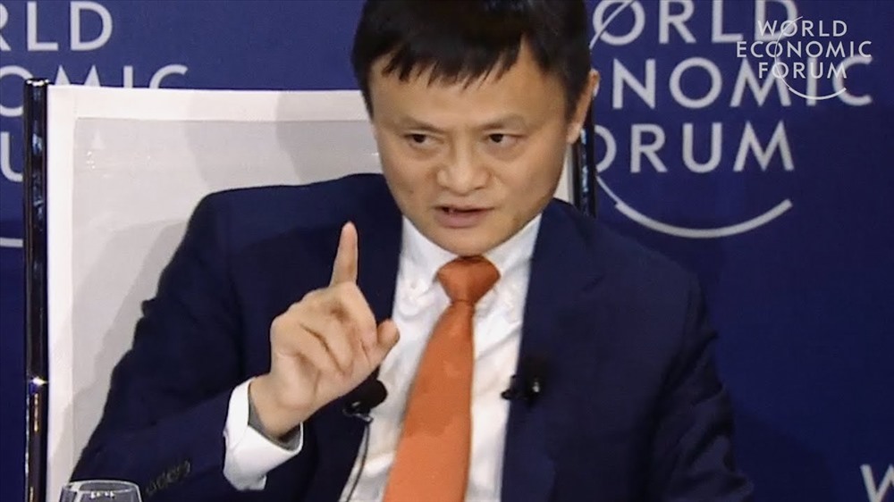 Jack Ma luôn cố gắng thuyết phục bạn bè, đồng nghiệp và những người xung quanh rằng một ngày nào đó họ sẽ mua sắm mọi thứ qua internet.
