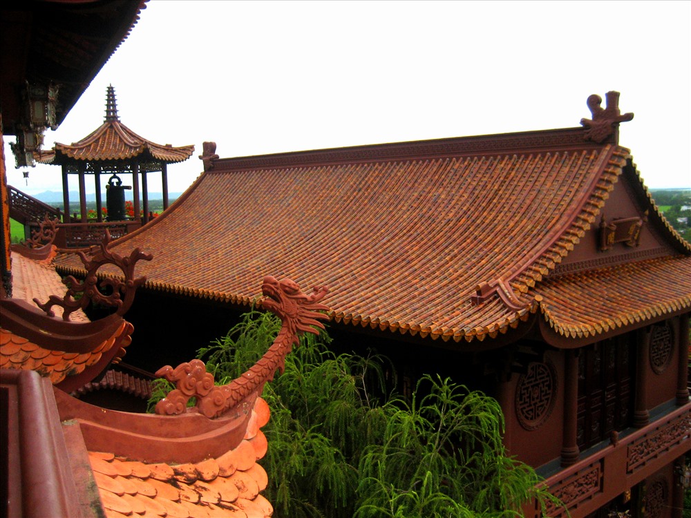 Kiến trúc ở Chùa Hang. Ảnh: Lục Tùng