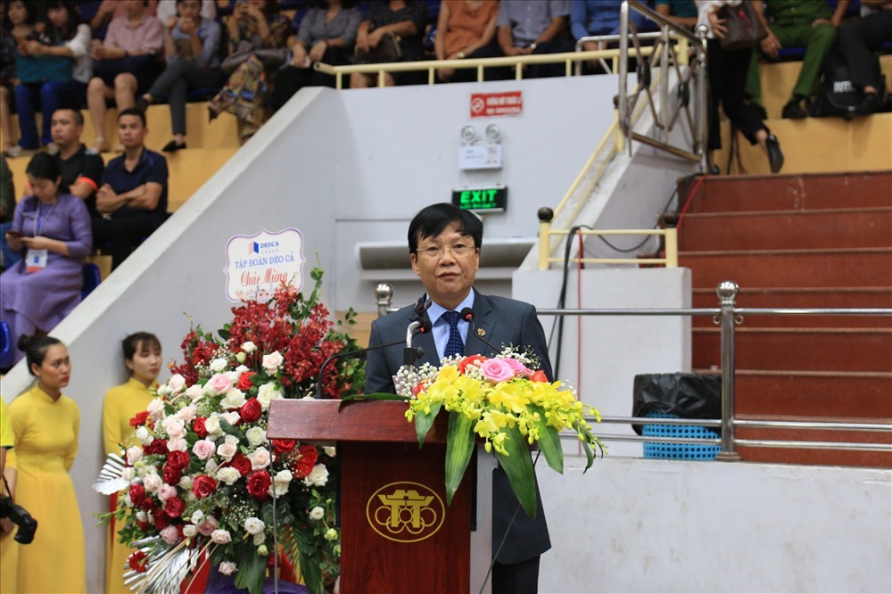 Phó Chủ tịch Thường trực Hội Nhà báo Việt Nam Hồ Quang Lợi - Trưởng ban tổ chức giải phát biểu trong lễ khai mạc. Ảnh: M.Đ