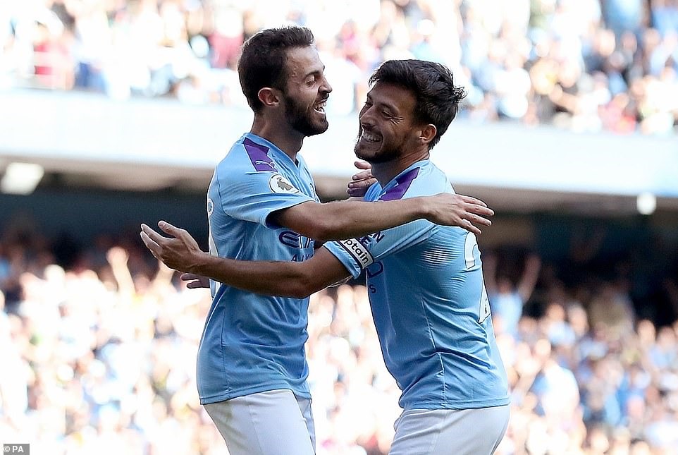 2 cầu thủ Silva của Man City cùng chơi ấn tượng trong trận thắng Watford. Ảnh: Reuters.