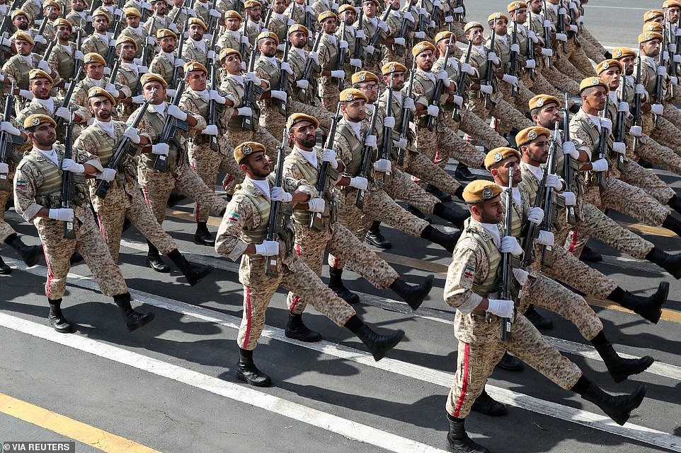 Các lực lượng vũ trang Iran. Ảnh: Reuters
