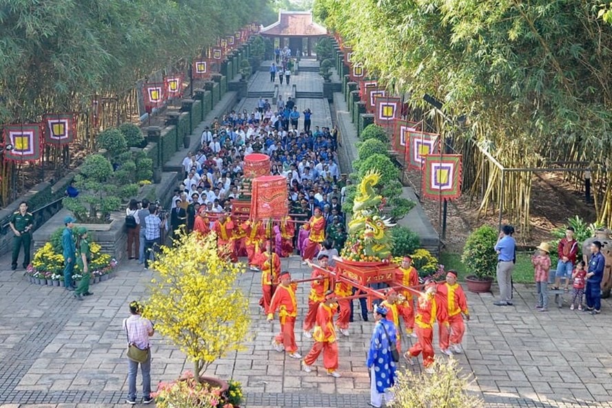 Bảo tàng TP.Hồ Chí Minh tại khu Công viên Lịch sử Văn hóa Dân tộc sẽ kết nối với các công trình khác trong khuôn viên như khu tưởng niệm các vua Hùng, đền thờ Nguyễn Hữu Cảnh, Bảo tàng Thiên nhiên Nam Bộ.
