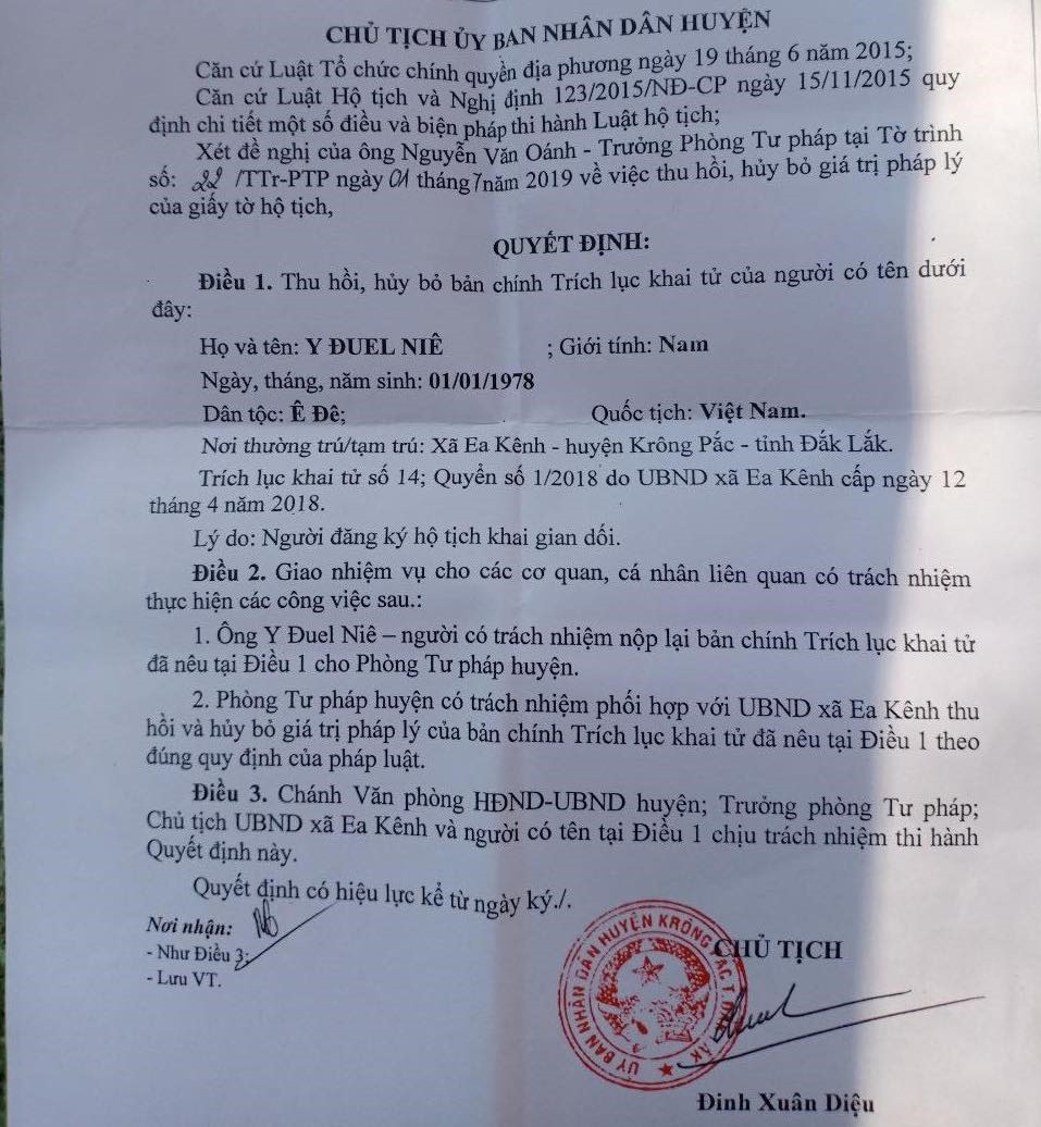 Văn bản của huyện Krông Pắk về việc thu hồi, hủy bỏ giá trị pháp lý đối với giấy khai tử của ông Y Đuel. Ảnh: HL