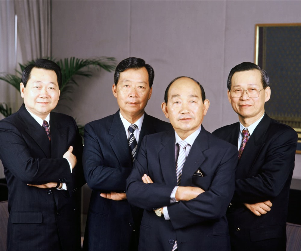 Bốn anh em – Dhanin, Sumet, Montri và Jaran – quản lý tập đoàn khổng lồ thương mại nông nghiệp Charoen Pokphand Group. Ảnh: Nikkei Asian Review