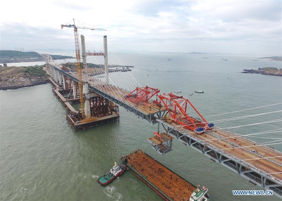 Cây cầu dài 11km, là một phần của tuyến đường sắt Phúc Châu - Pingtan dài 88km.