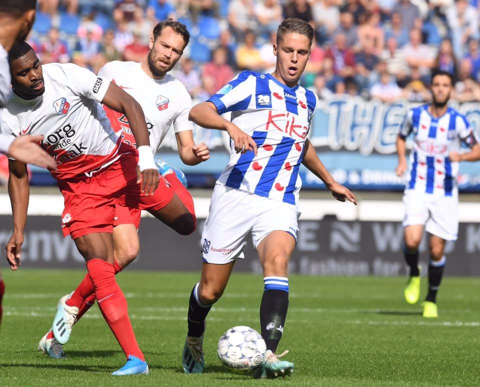 Trận SC Heerenveen hòa Utrecht 1-1 giúp đội bóng của Văn Hậu đứng thứ 3 trong tốp các trận đấu có lượng theo dõi nhiều nhất giải VĐQG Hà Lan. Ảnh: SC Heerenveen..
