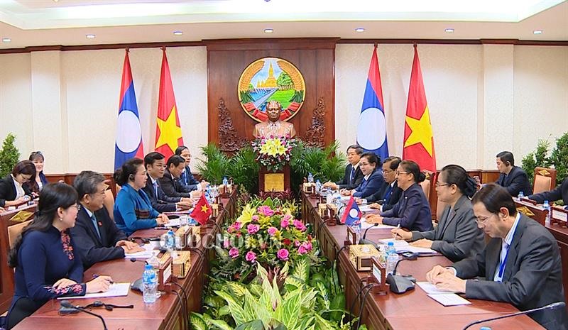 Chủ tịch Quốc hội Nguyễn Thị Kim Ngân hội đàm với Chủ tịch Quốc hội Lào Pany Yathotou. Ảnh: Quochoi.vn