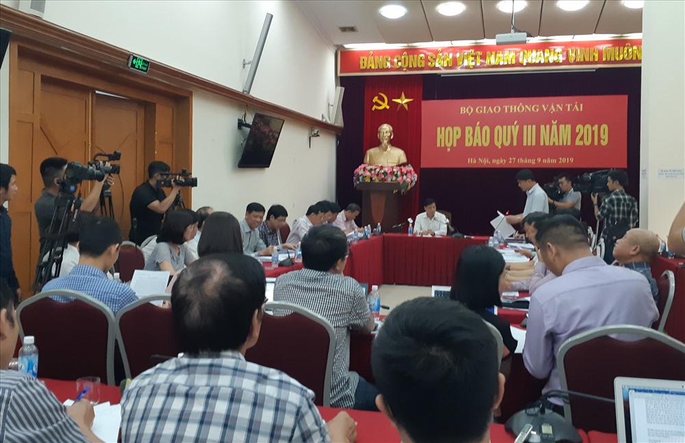 Toàn cảnh cuộc họp báo thường kỳ ngày 27.9 tại Hà Nội.