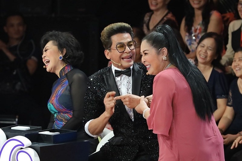 Nghệ sĩ Hồng Vân sung sướng khi dễ dàng vượt qua thử thách nhờ sự lỡ miệng của MC Lại Văn Sâm