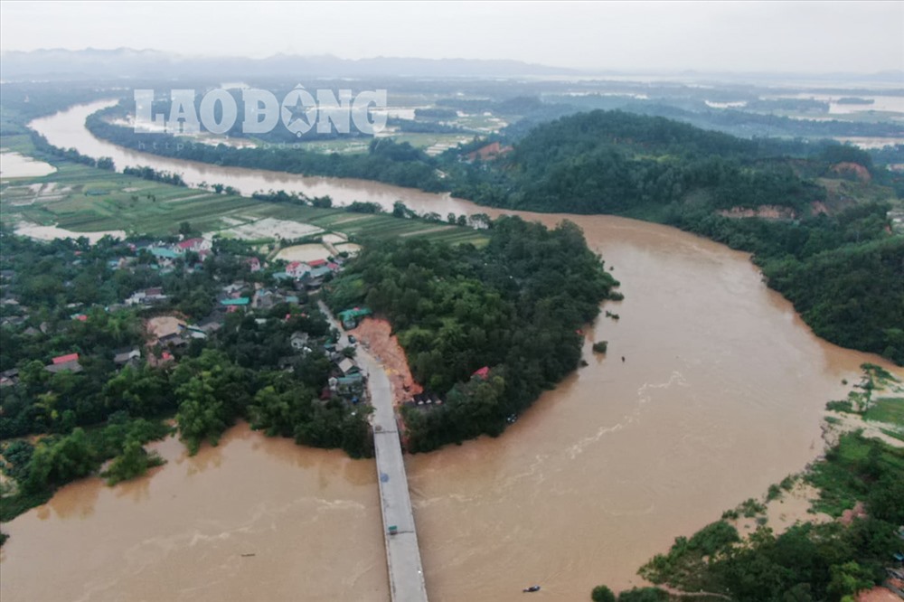 Khu vực Nầm (huyện Hương Sơn - Hà Tĩnh) cũng bị nước lũ bủa vây