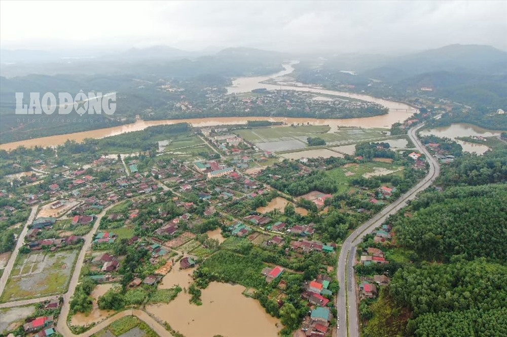 Thủy điện Hố Hô xả lũ, thị trấn Vũ Quang nhiều nơi bị ngập